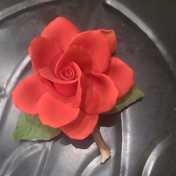 Capodimonte Italian Porcelain Rose - Picture 1 of 4